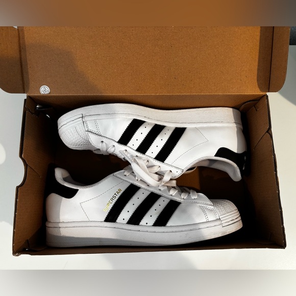 ⭐️Women's Adidas Superstar size 8.5⭐️ - Picture 11 of 12
